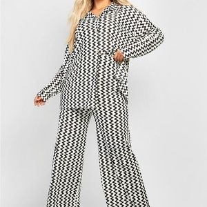 Boohoo plus black and white set